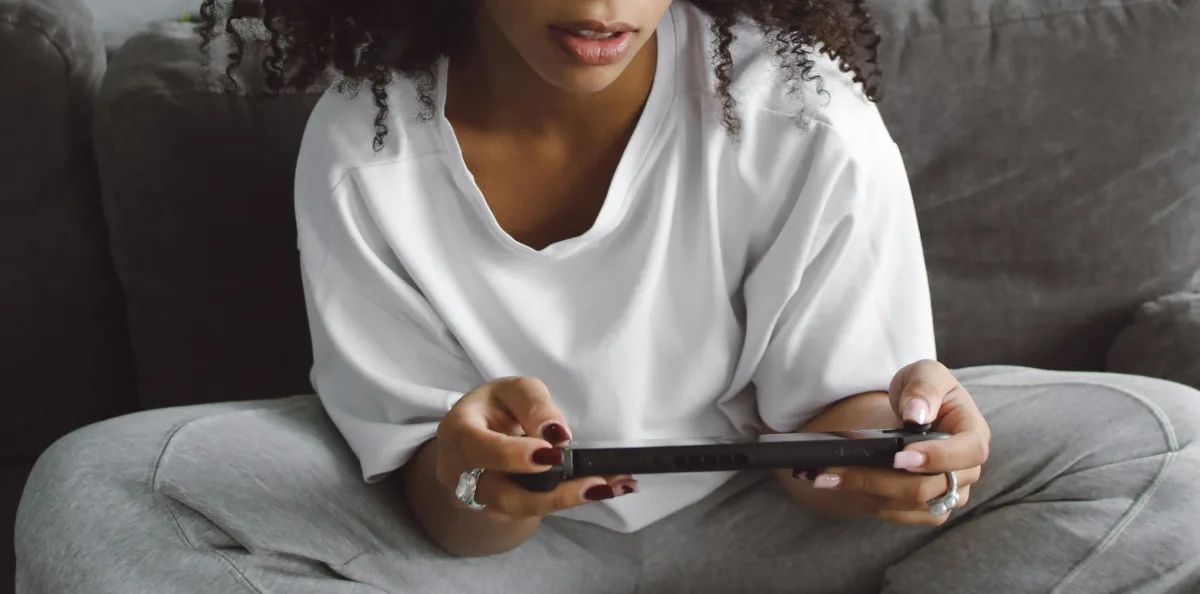 Czyszczenie Nintendo Switch i Joy-Conów — drift, porty, chłodzenie